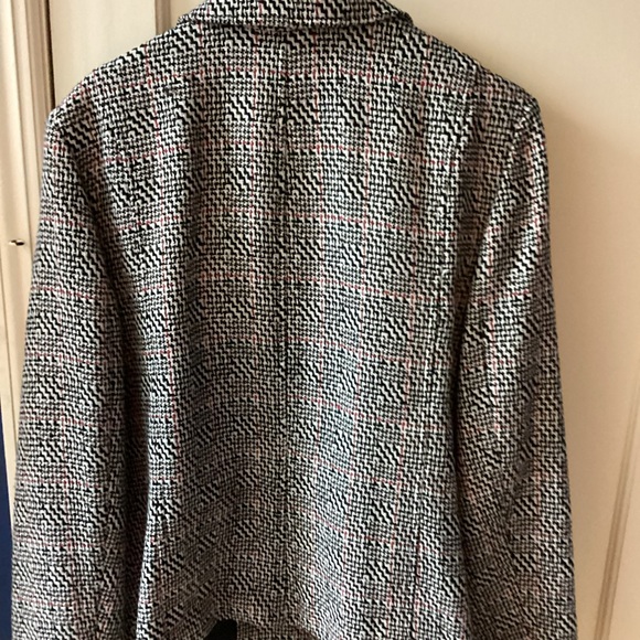 Women’s Tweed Blazer-Size 18-Lined- Pre-Owned - Picture 3 of 7